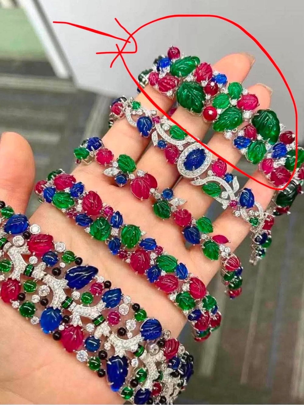 Pre ORDER: CARVED GEMSTONES Multicolor Leaf-Accent Crystal Bracelet